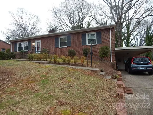 1360 4th ST NW, Hickory, NC 28601