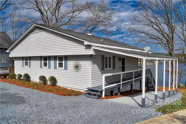 Badin Lake, NC 28127,756 Lake Forest DR