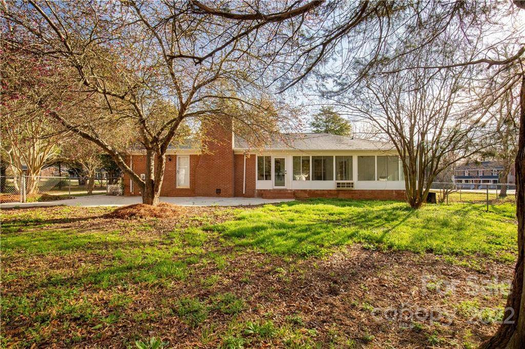 Lancaster, SC 29720,1907 Hickory DR