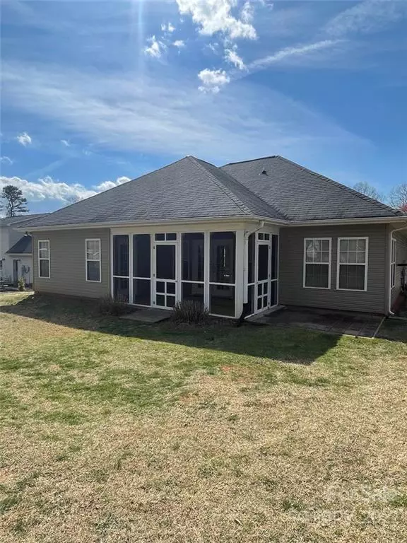 Hickory, NC 28601,3510 Section House RD