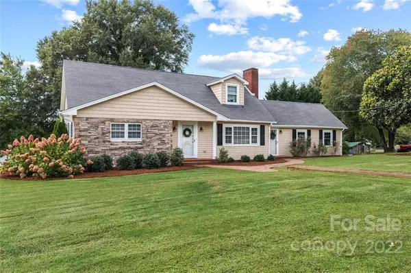 Granite Falls, NC 28630,10 Woods DR