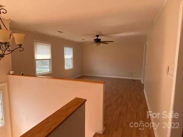 Valdese, NC 28690,3201 Hollyhill CIR
