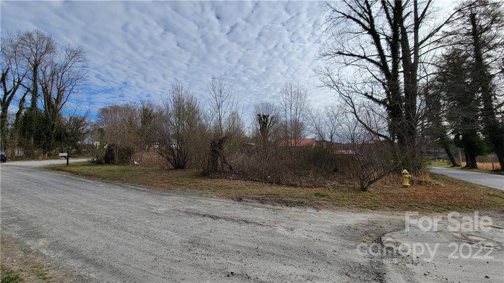 Lenoir, NC 28645,1406 Hibriten DR