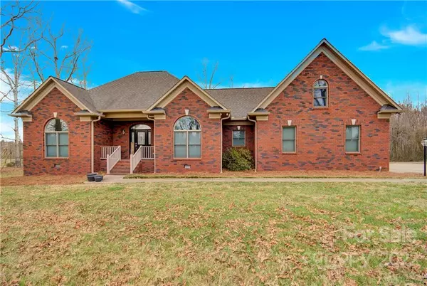 100 Verna DR,  Statesville,  NC 28625