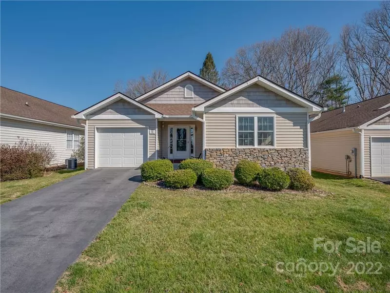 33 Tutor LN, Brevard, NC 28712