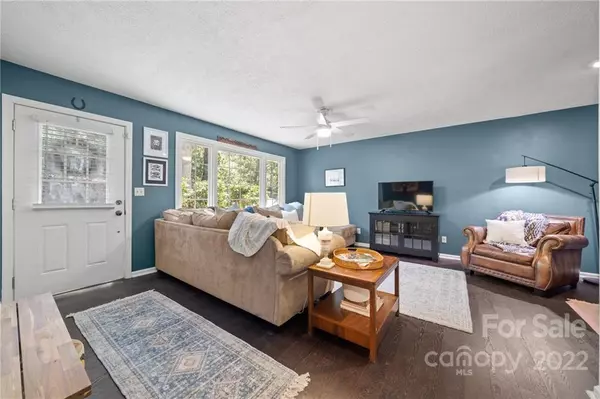Hendersonville, NC 28791,636 E Sunset DR
