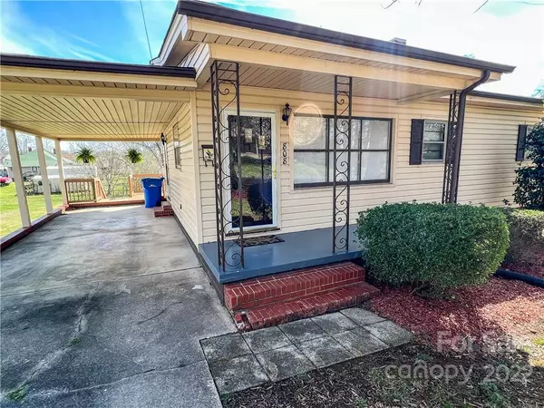 Albemarle, NC 28001,808 Love ST