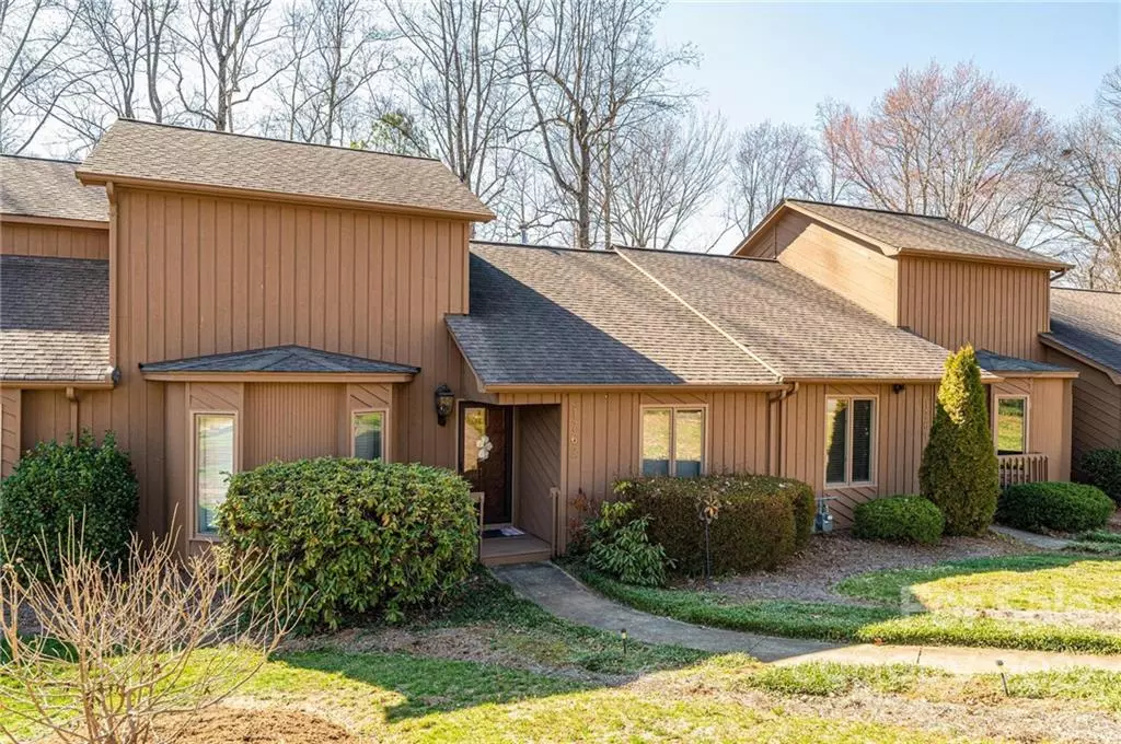 Hickory, NC 28601,1762 12th ST