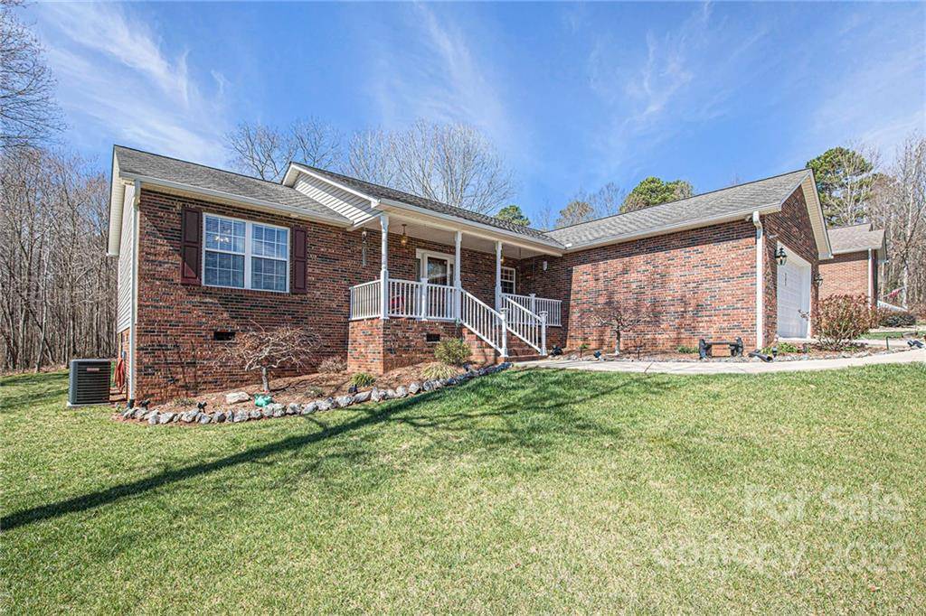 Conover, NC 28613,503 Mooreland DR NE