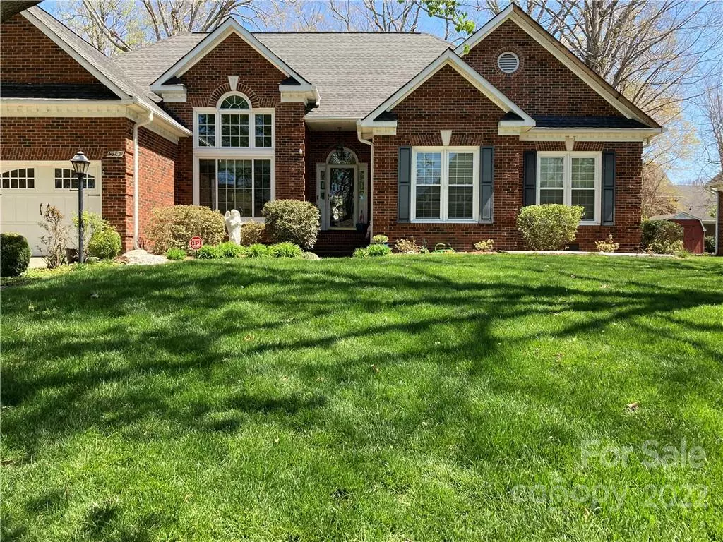 Matthews, NC 28104,1907 Millbrook LN