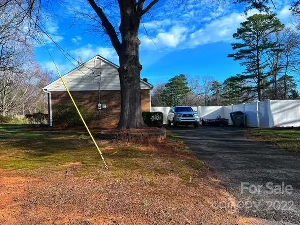 Gastonia, NC 28054,850 Applegate CT