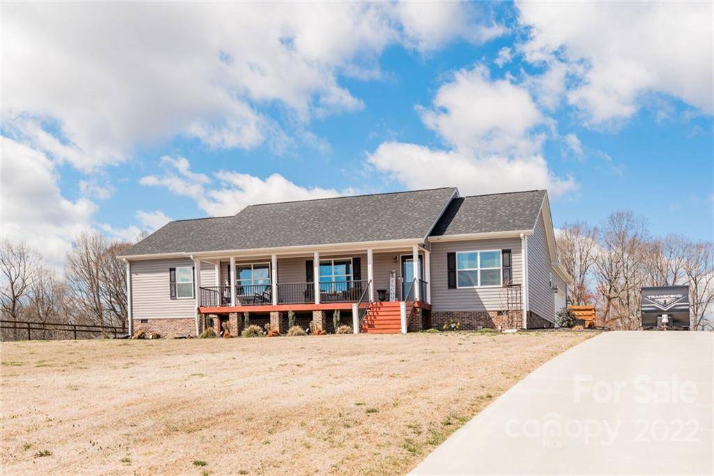 Kannapolis, NC 28081,438 Back Acres LN