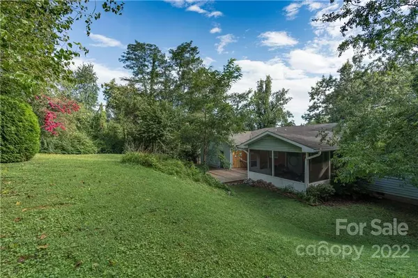 Hendersonville, NC 28792,2031 Evergreen DR