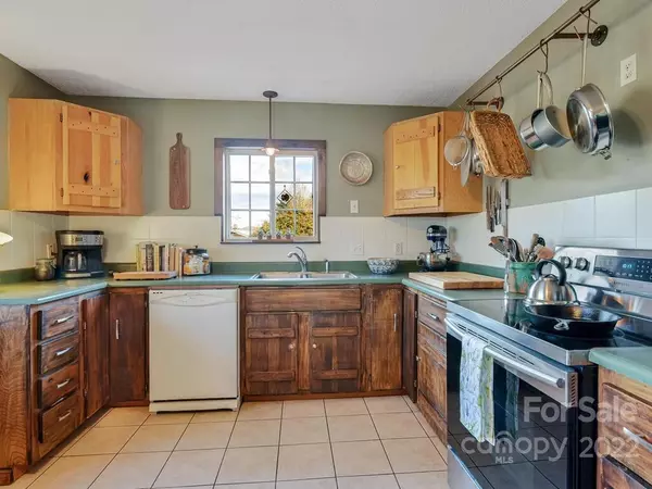 Marshall, NC 28753,469 Coates RD