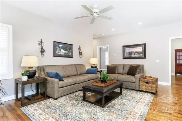 Etowah, NC 28729,130 Jonathan Creek DR