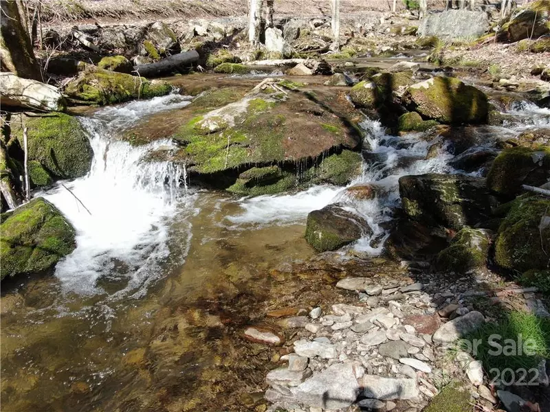 00 Beans Creek RD, Bakersville, NC 28705