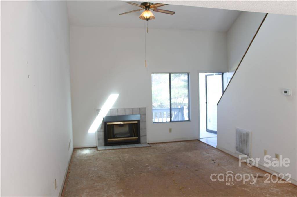 Asheville, NC 28803,216 Cheyenne CT #213