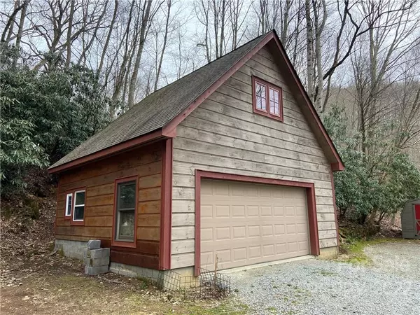 Elk Park, NC 28622,169 Samantha Springs LN