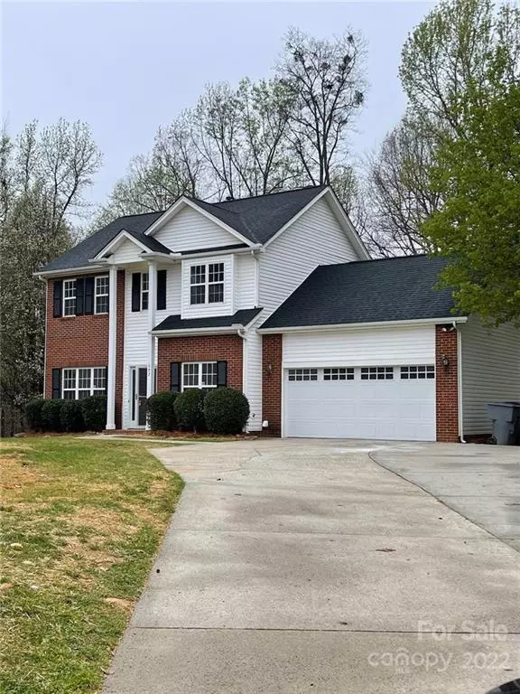 602 Jordans Pond LN, Charlotte, NC 28214