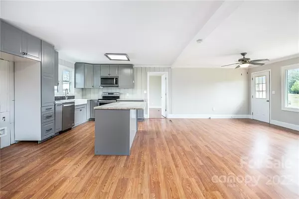 Mount Pleasant, NC 28124,724 Skyland DR N