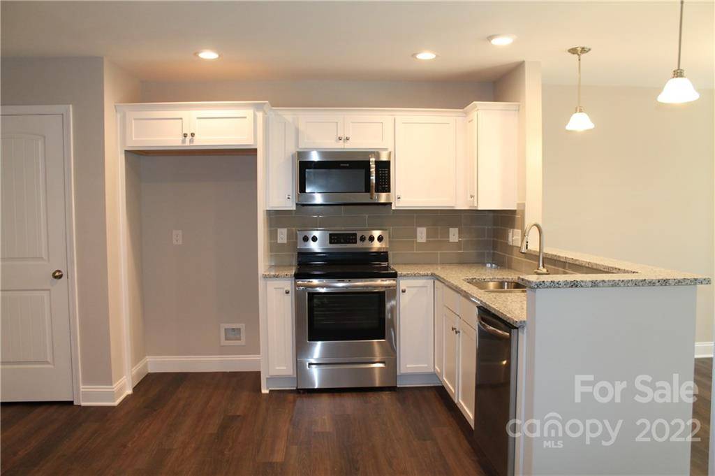 Marshville, NC 28103,401 Hillcrest AVE