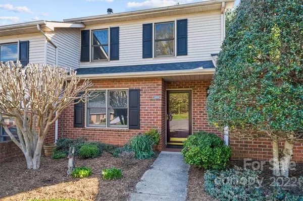 713 21st AVE NE, Hickory, NC 28601