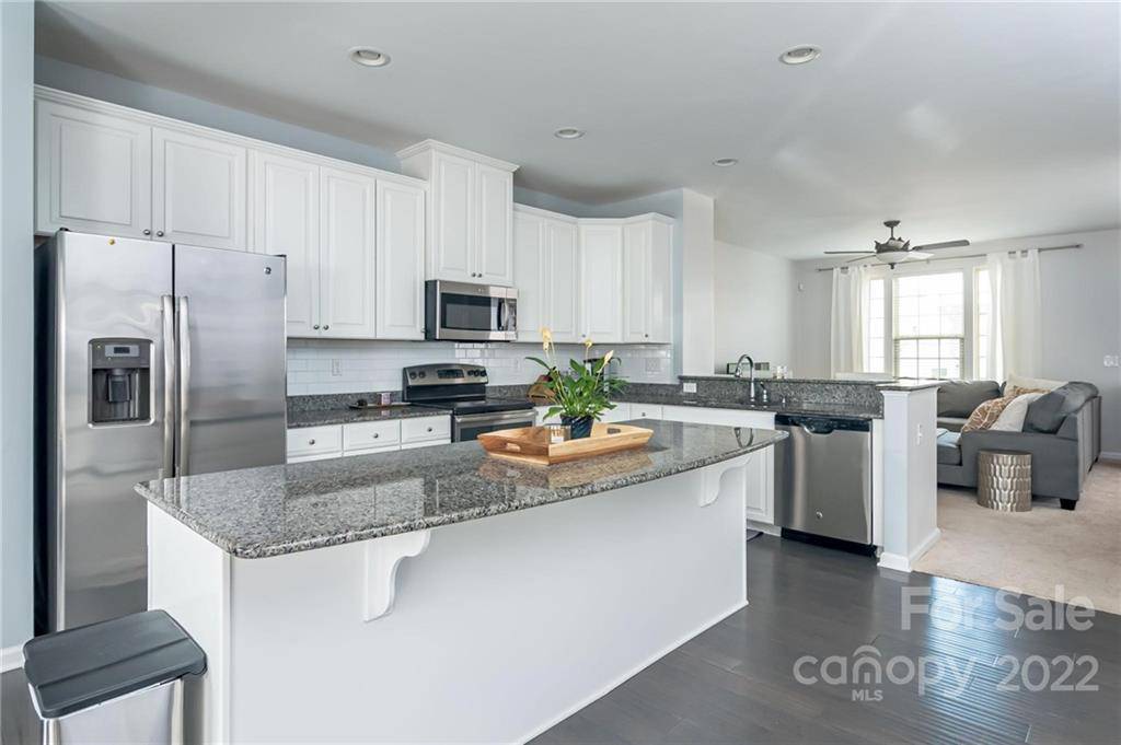 3319 Major Samuals WAY, Charlotte, NC 28208