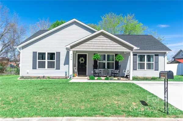 206 S Chapel ST, Landis, NC 28088