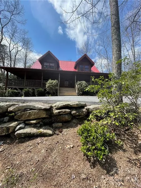 1244 Pinnacle Falls LN, Zirconia, NC 28790