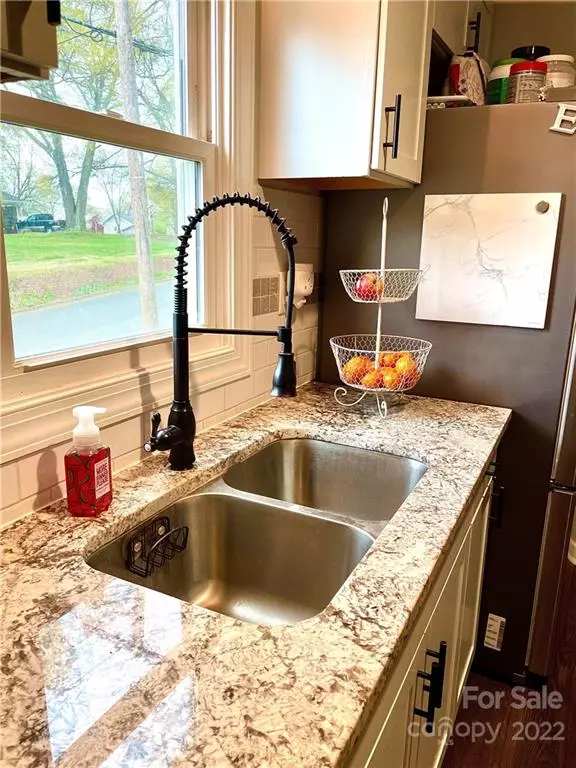 Landis, NC 28088,414 Garden ST E