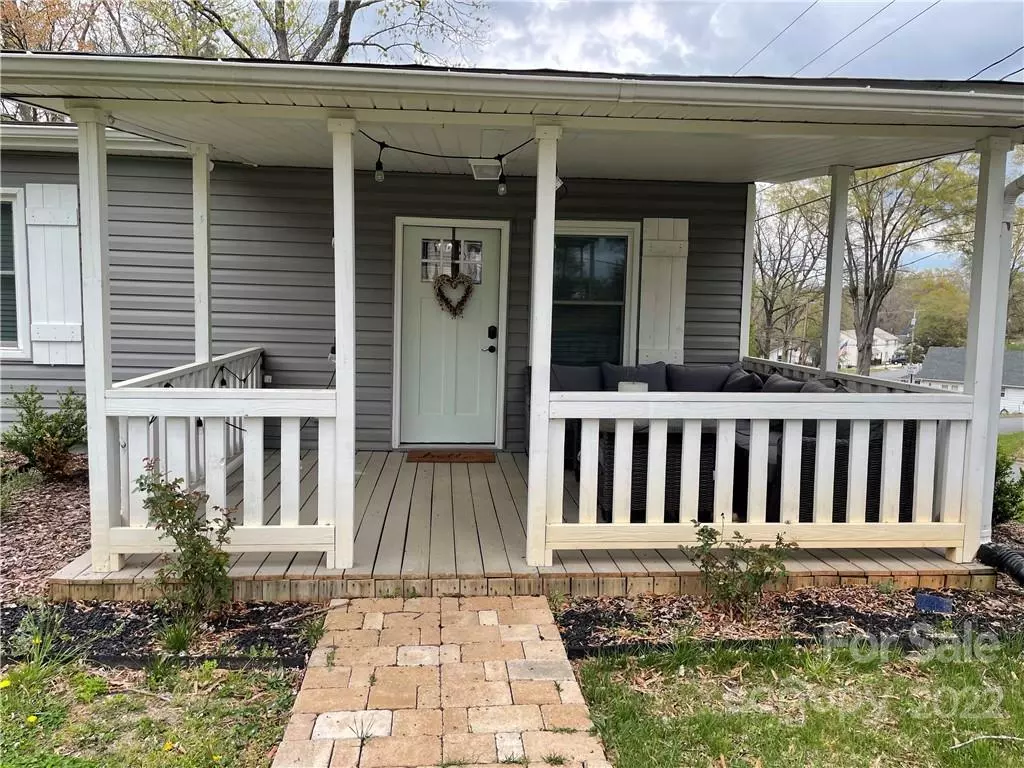 Landis, NC 28088,414 Garden ST E