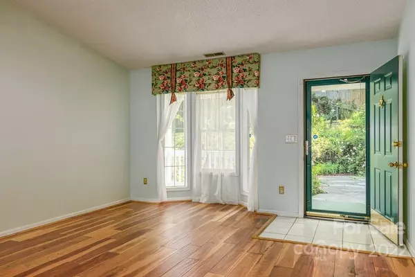 Swannanoa, NC 28778,26 Maplewood DR