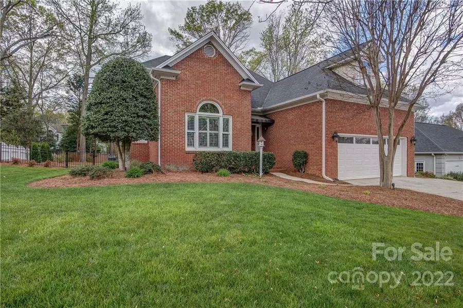 1265 Plantation TRL, Gastonia, NC 28056