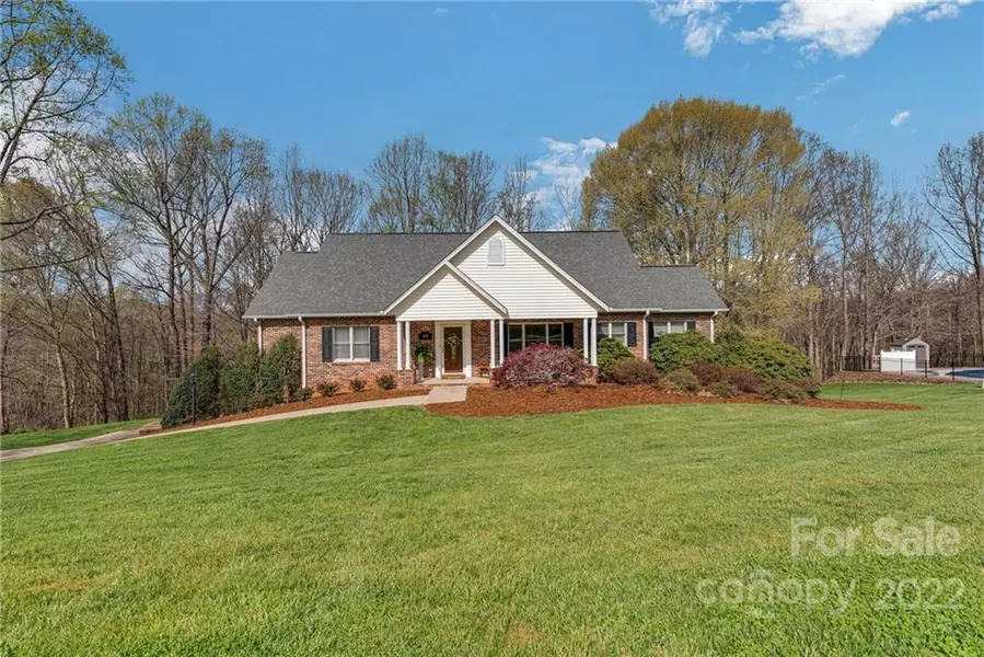 1470 Billings DR, Hickory, NC 28602