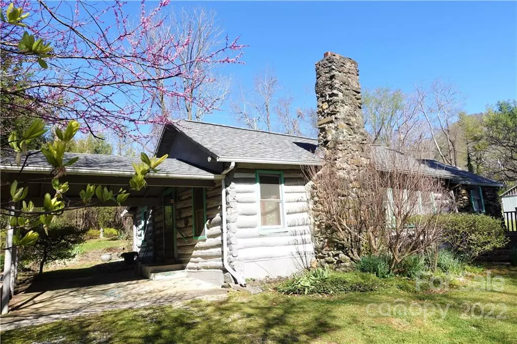 Swannanoa, NC 28778,207 Hawthorne AVE
