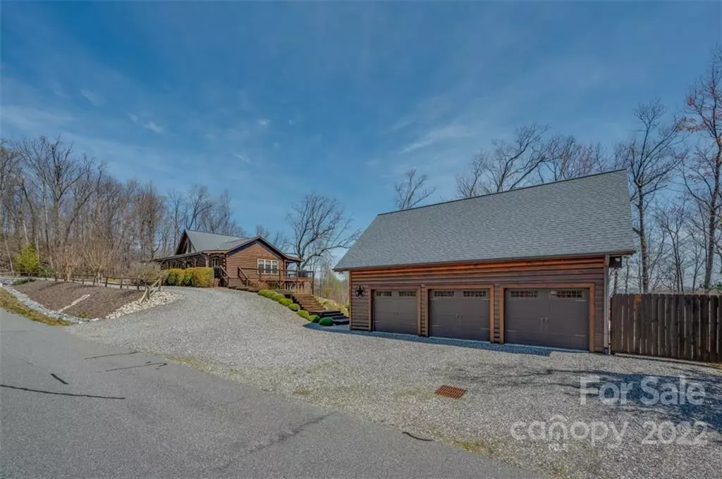 Bostic, NC 28018,229 Fall Creek DR