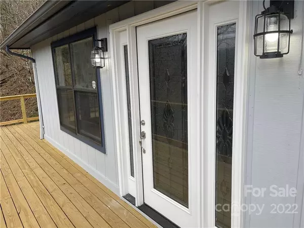 Whittier, NC 28789,577 Riverside DR