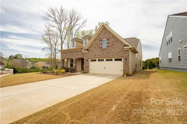 378 Kentmere LN, Lake Wylie, SC 29710