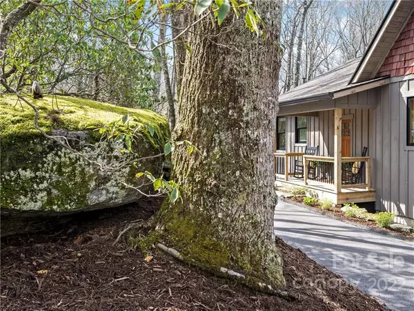 Pisgah Forest, NC 28768,358 Knob RD