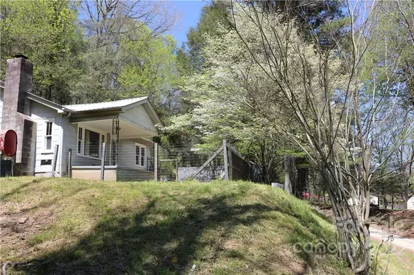 Zirconia, NC 28790,328 Old Greenville RD