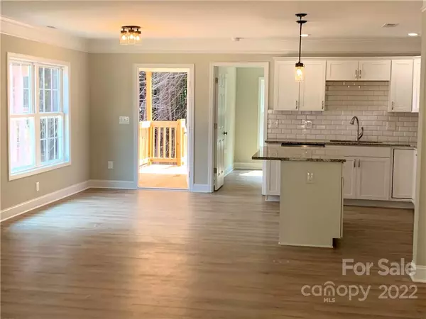 Gastonia, NC 28054,757 Log Cabin DR