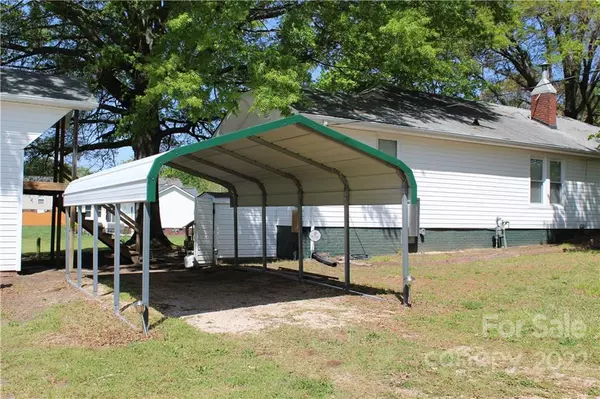 Landis, NC 28088,716 E Mills DR