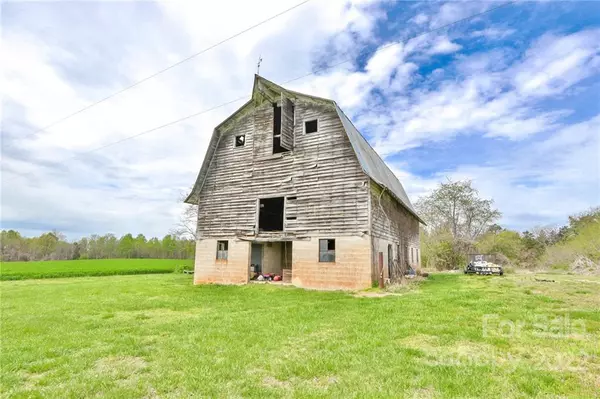 Hamptonville, NC 27020,3032 Mervin RD