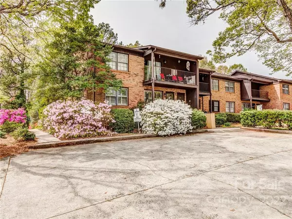 855 Nottingham DR, Gastonia, NC 28054