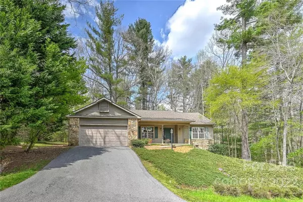 Hendersonville, NC 28739,33 Tall Pines RD