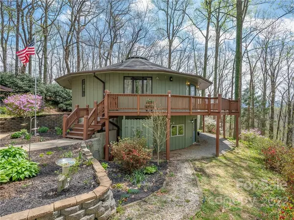 Flat Rock, NC 28731,124 Lakemont DR