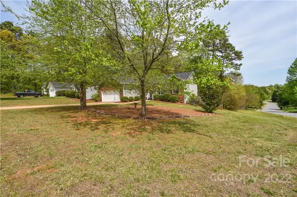 Denver, NC 28037,185 Rocky Knoll CT