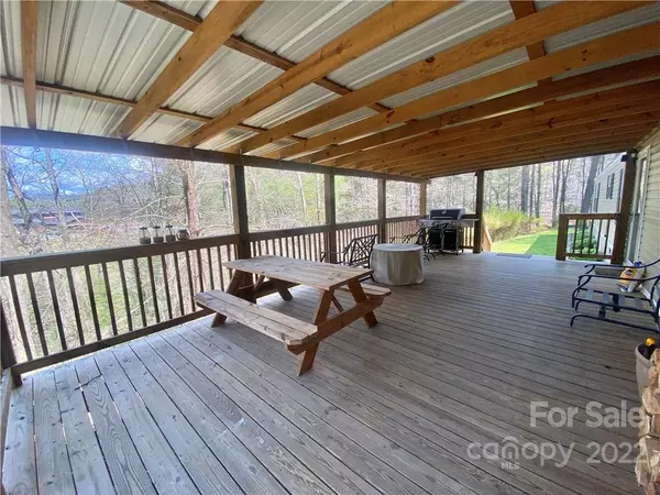 Marshall, NC 28753,73 Deaver RDG