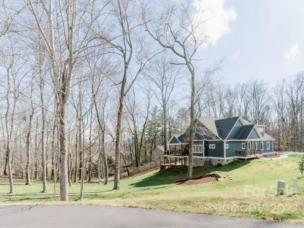 Mills River, NC 28759,176 Lone Oak DR