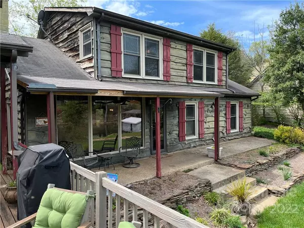 335 Ben Eller LN, Taylorsville, NC 28681